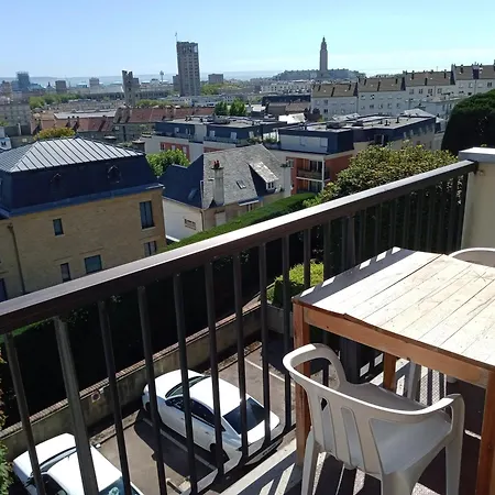 Central et calme, vue ville et mer, parking privé, ascenseur Appartamento *